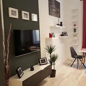 Home, Far Away From 2 Apartamento